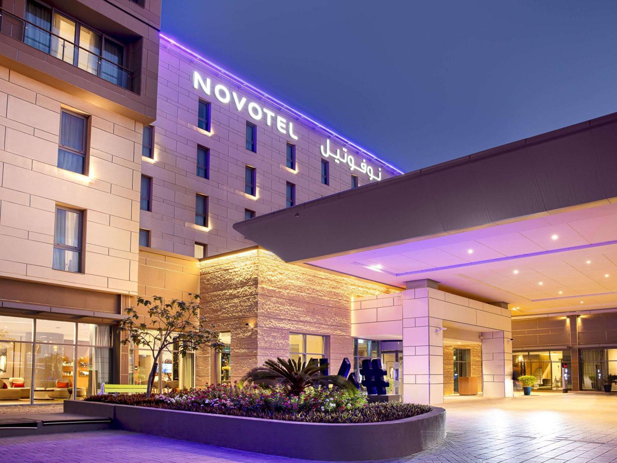 Novotel Muscat Airport Exterior foto